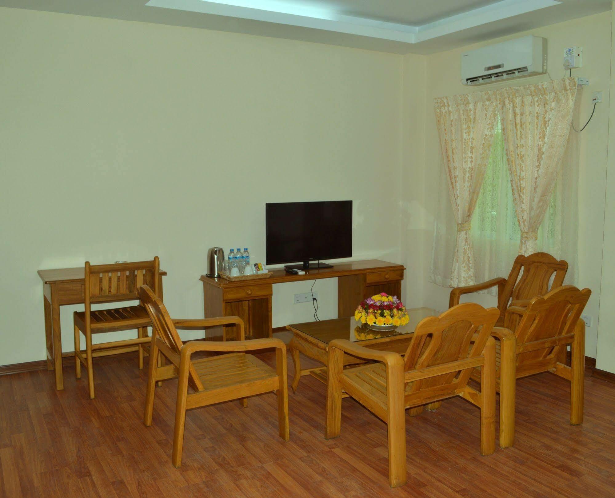 Shwe Poe Eain Hotel New Bagan Exterior foto